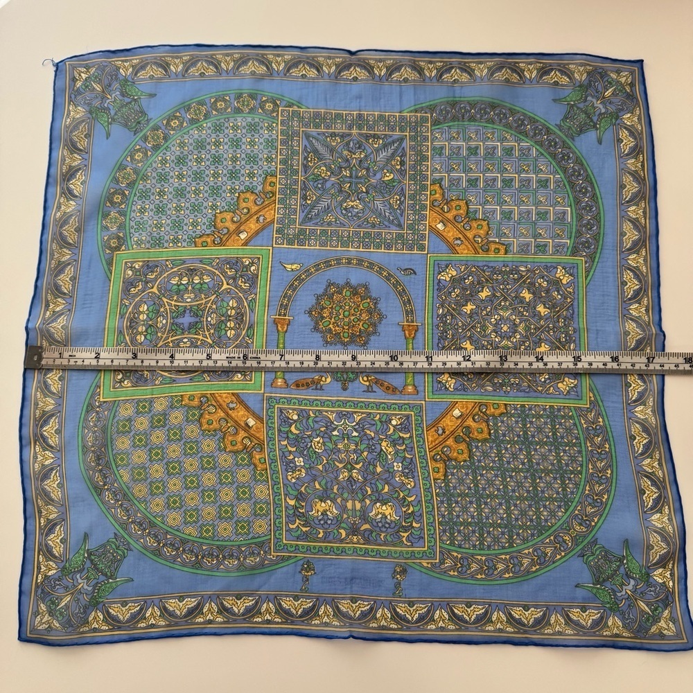 Hermes 42 Mousseline Ciels Byzantins Silk Muslin Scarf Authenticated - Picture 5 of 10